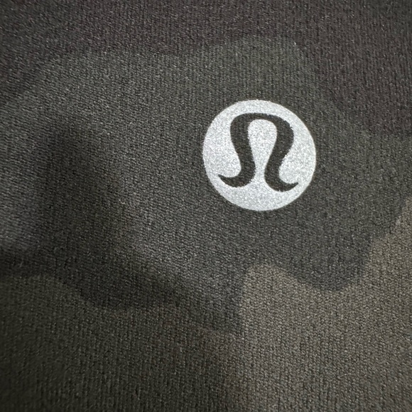 lululemon athletica ALIGN HIGH RISE CROP 21” Camo Leggings - Picture 3 of 7